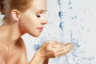 💧ВОДА ДЛЯ УМЫВАНИЯ, ЧТОБЫ У ВСЕХ ДОМАШНИХ БЫЛО ВЕЗЕНИЕ И СЧАСТЬЕ 

С вечера налейте воду в большую 