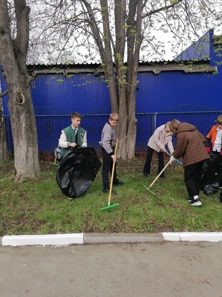 Весна идёт — весне дорогу! ✨ После долгой зимы наша школа начинает оживать. Обучающиеся вместе с кла