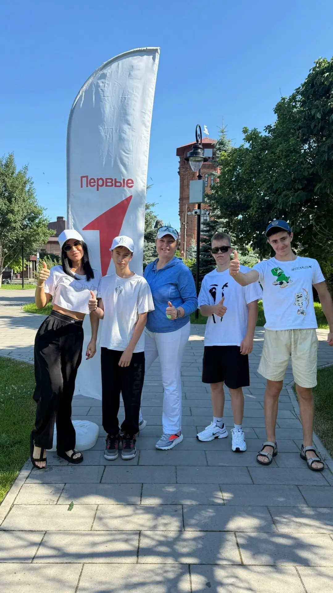🏃‍♀Семейная зарядка со стражем порядка!
 
Сегодня в городском Троицком парке прошло совместное меро