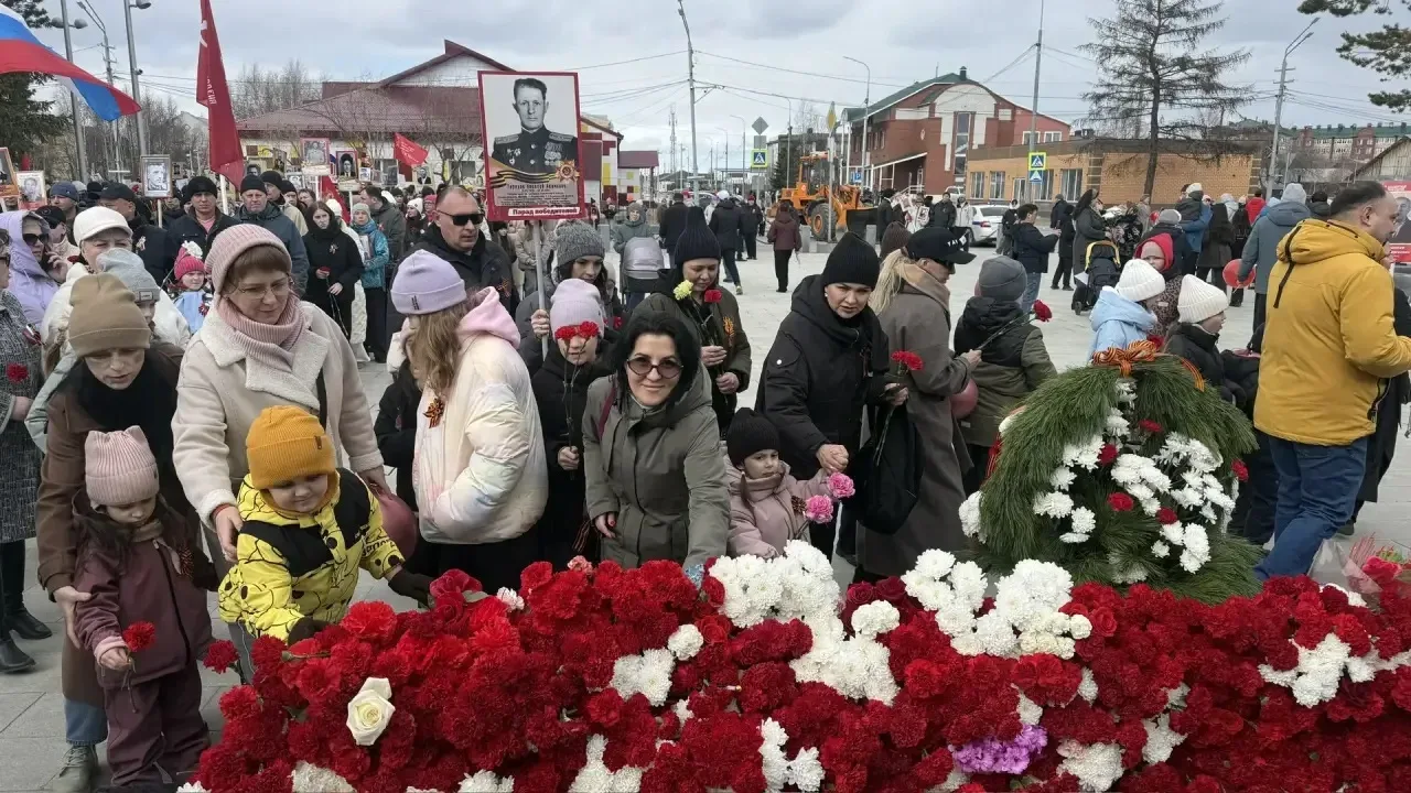 Энергетики почтили память героев в День Победы