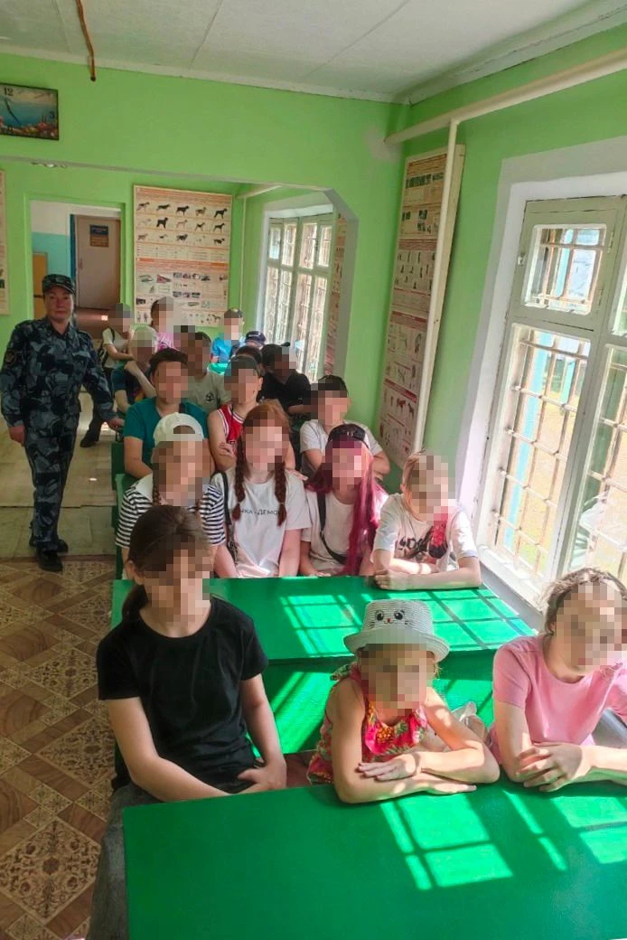 Сотрудники ИК-4 и ИК-11 рассказали школьникам о своих профессиях

Сотрудники исправительных колоний 