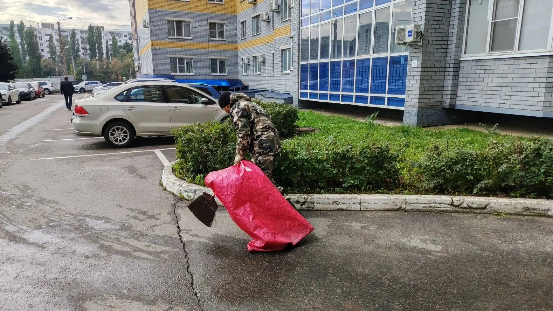 Стартовал месячник по благоустройству дворовой территории.