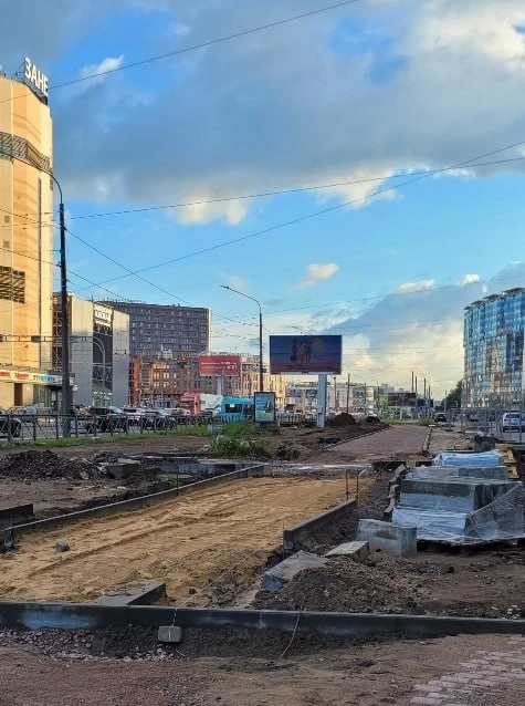 🚴‍♂️ Велодорожка у Ладожской стала шире автобуса! 

Строительство этой велодорожки начали в 2022 го