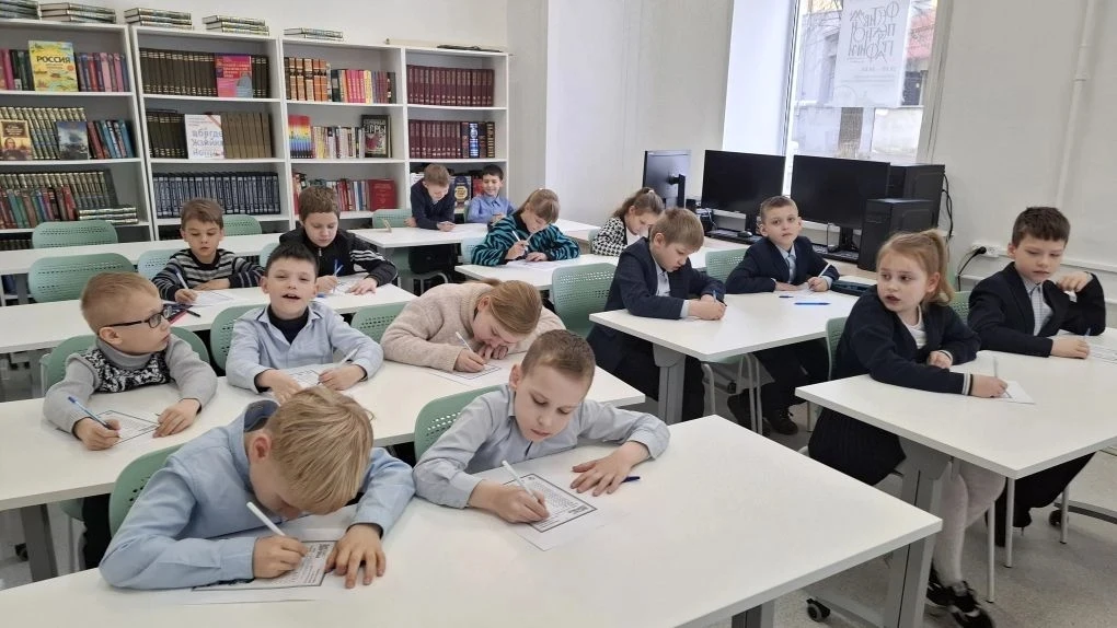 ➡ ПРОЕКТНЫЙ ДЕНЬ   📚 В рамках проектой субботы ученики 2"Б" музыкального класса посетили Центральную