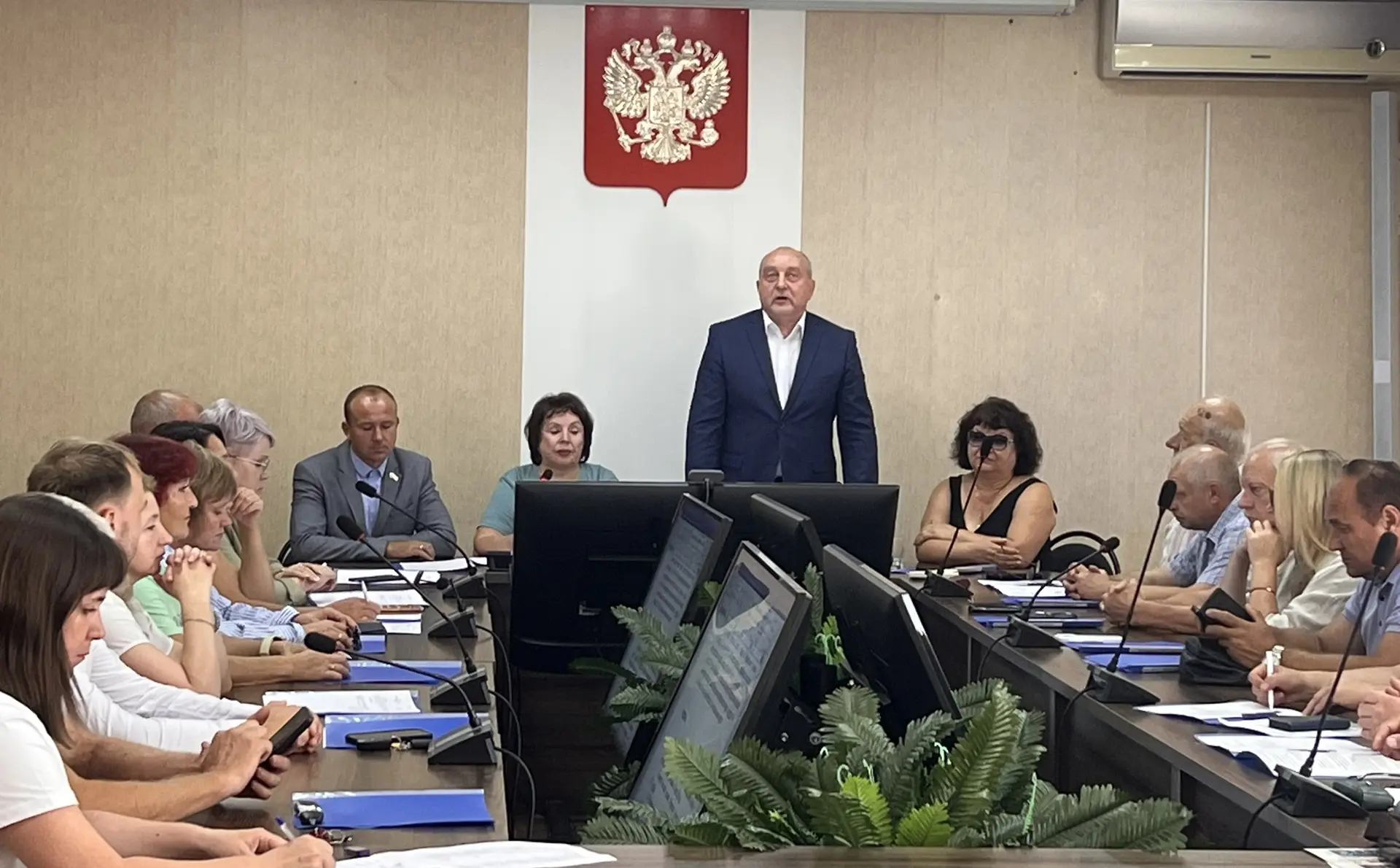 ДУМА ПРИНЯЛА ОТСТАВКУ ГЛАВЫ МУНИЦИПАЛИТЕТА