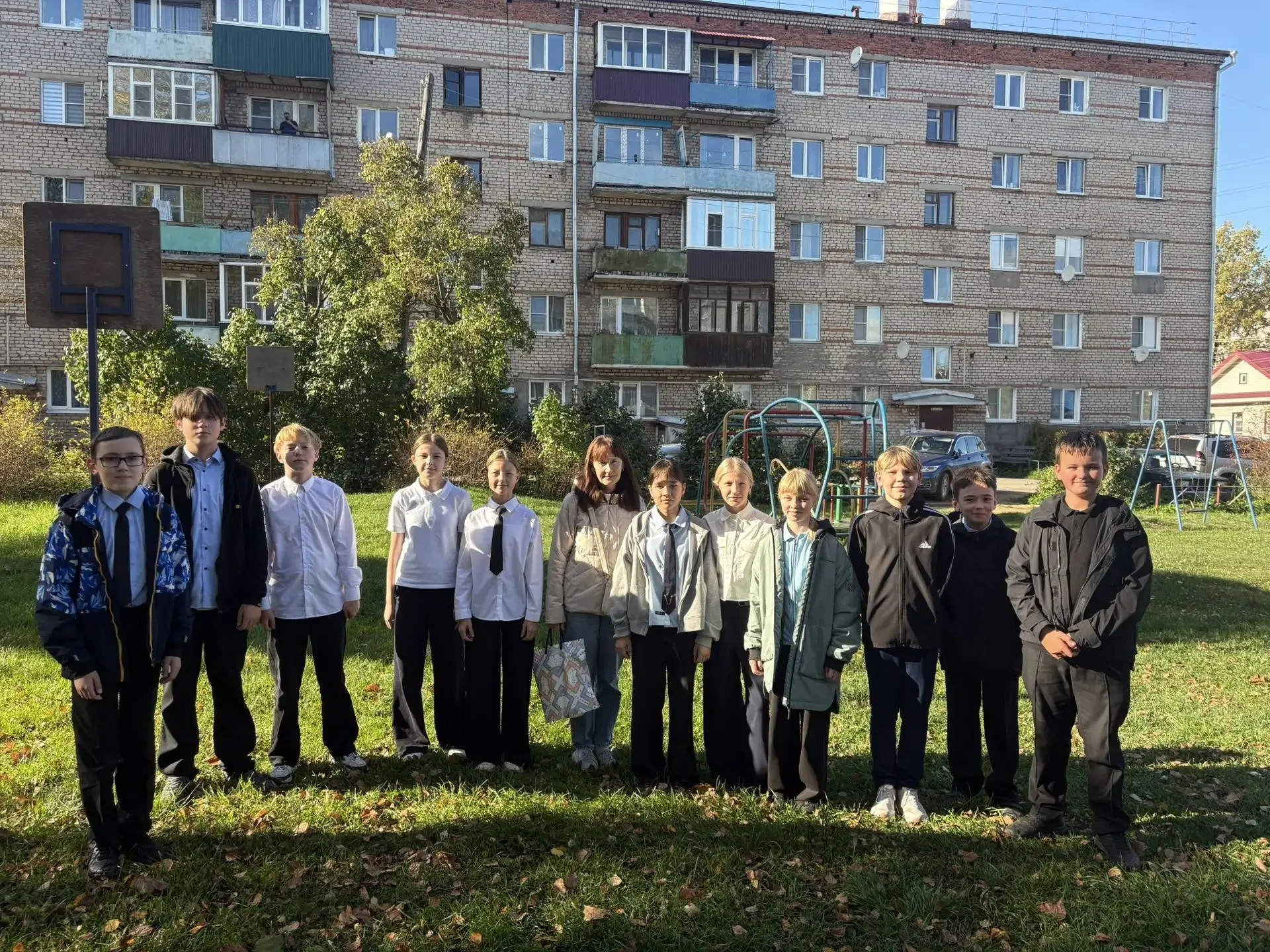 В преддверии Дня учителя наши ребята и педагоги от всей души поздравляют педагогов‑вете...