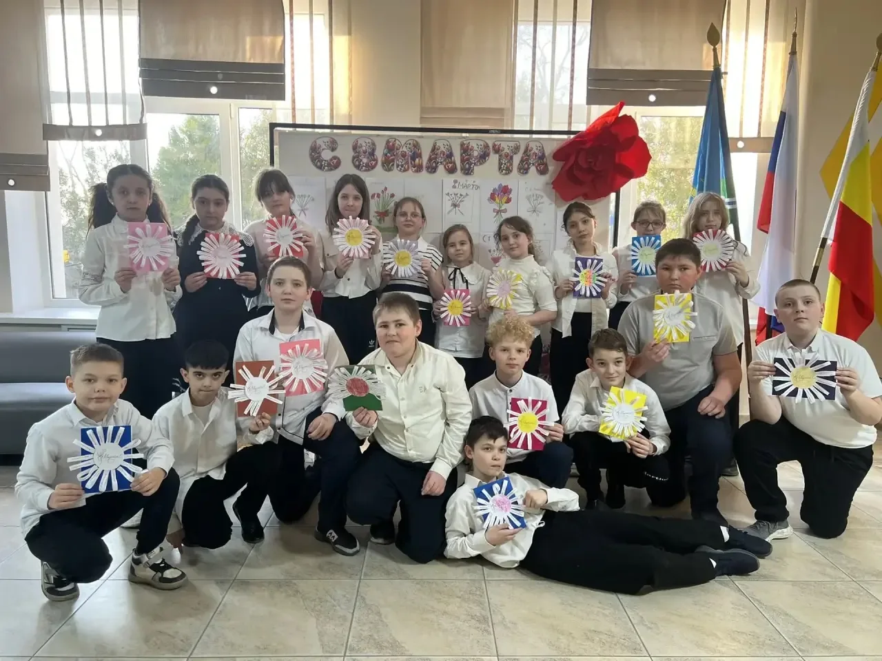 🌸В  нашей школе прошли замечательные классные часы , посвящённый Международному женскому дню.  ☀️Реб