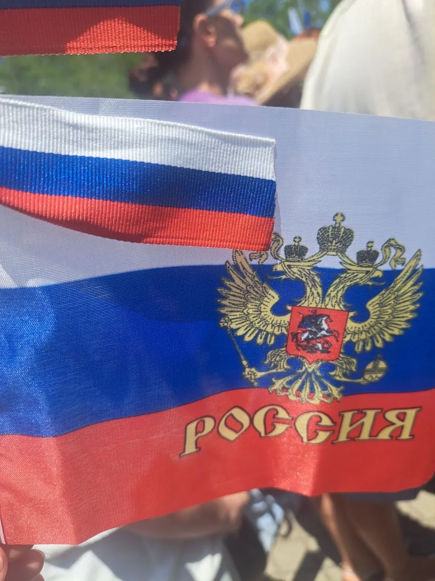 🇷🇺Сегодня наши студенты стали частью большого и важного события — приняли участие в праздничном ми