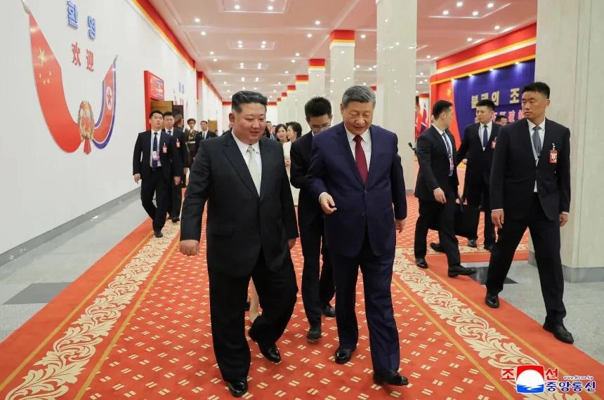 🇨🇳🇰🇵Без денуклеаризации: Си впервые за семь лет приехал к Ким Чен Ыну

В Пхеньяне 9-9 июня прошё