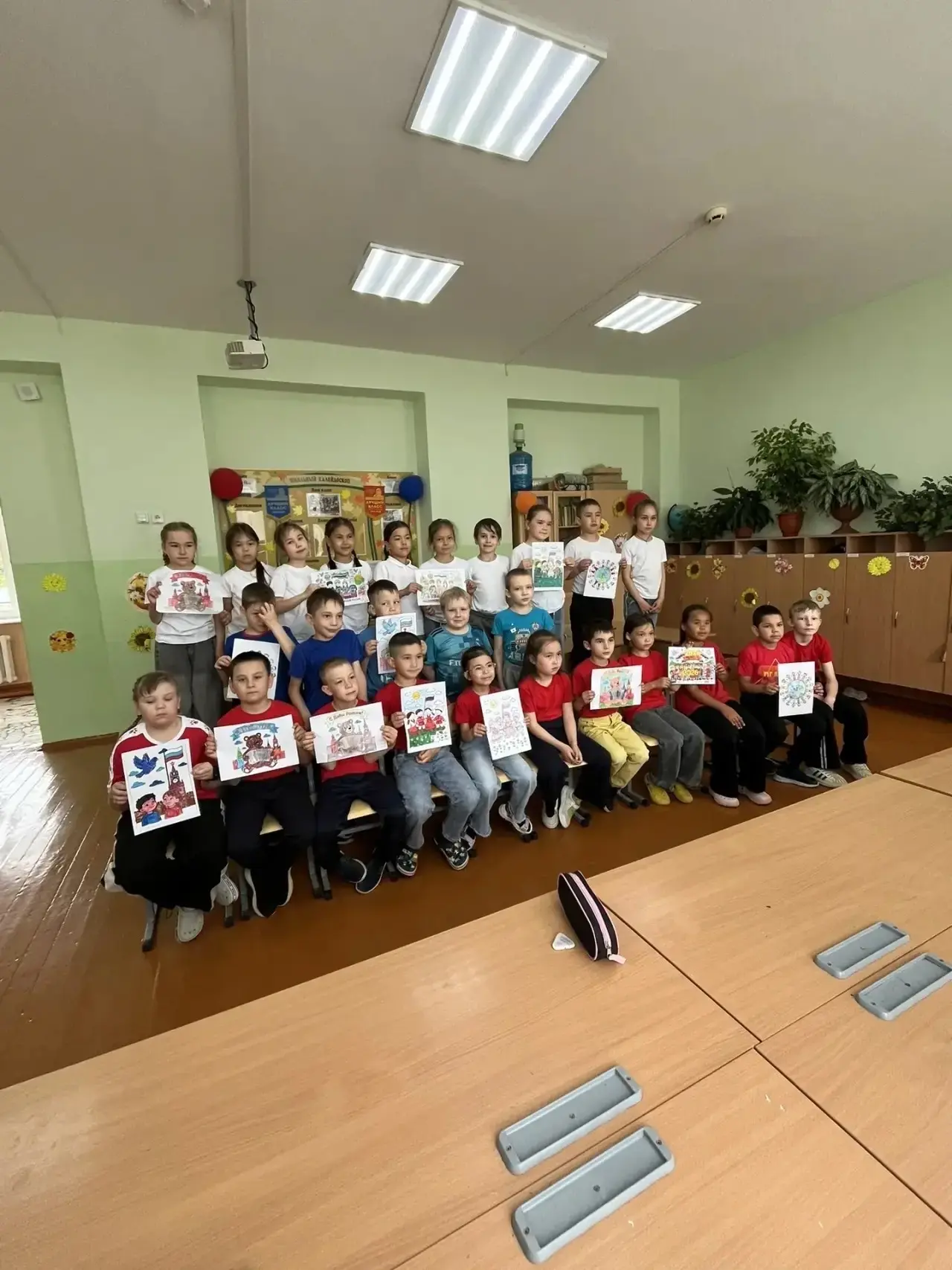 Ҡаланың 1- се башҡорт лицейында ойошторолған көндөҙгө лагерҙә 250 бала һәр көнөн күңелл...
