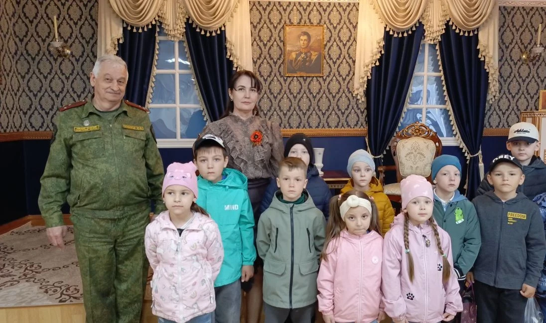 ДОШКОЛЬНИКИ В ГОСТЯХ У КАДЕТОВ  В рамках патриотического месячника  «Марш Победы» и  преддверии праз