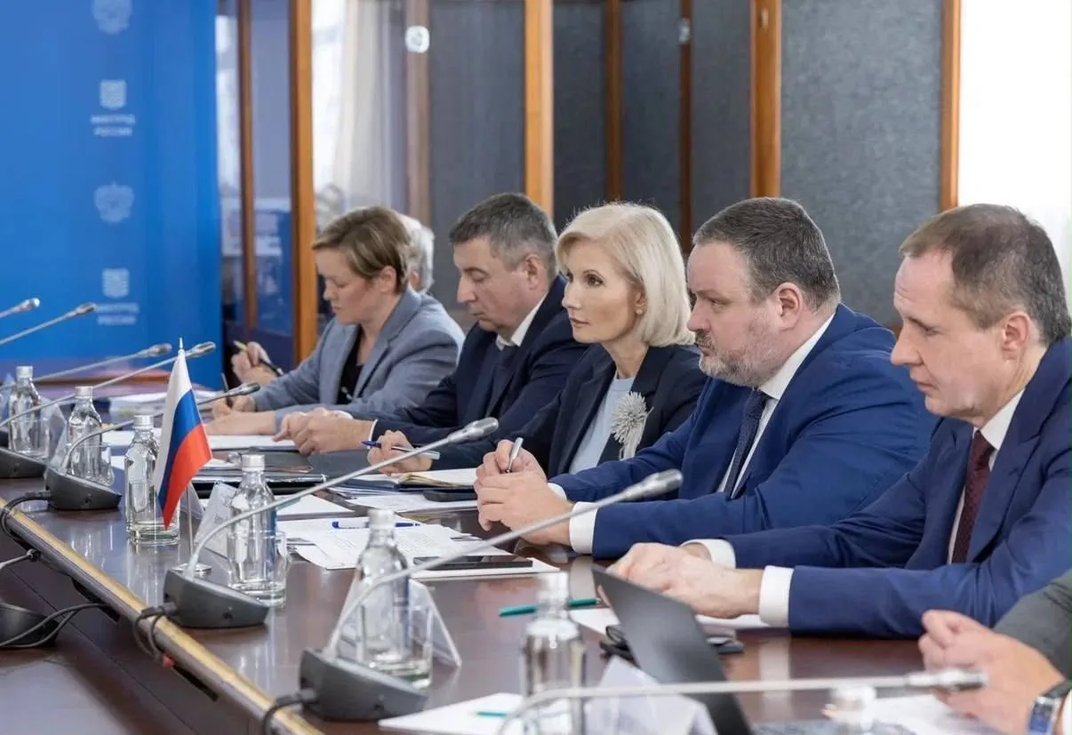 Принял участие в совещании в Министерстве труда и соцзащиты России. Под руководством Ми...
