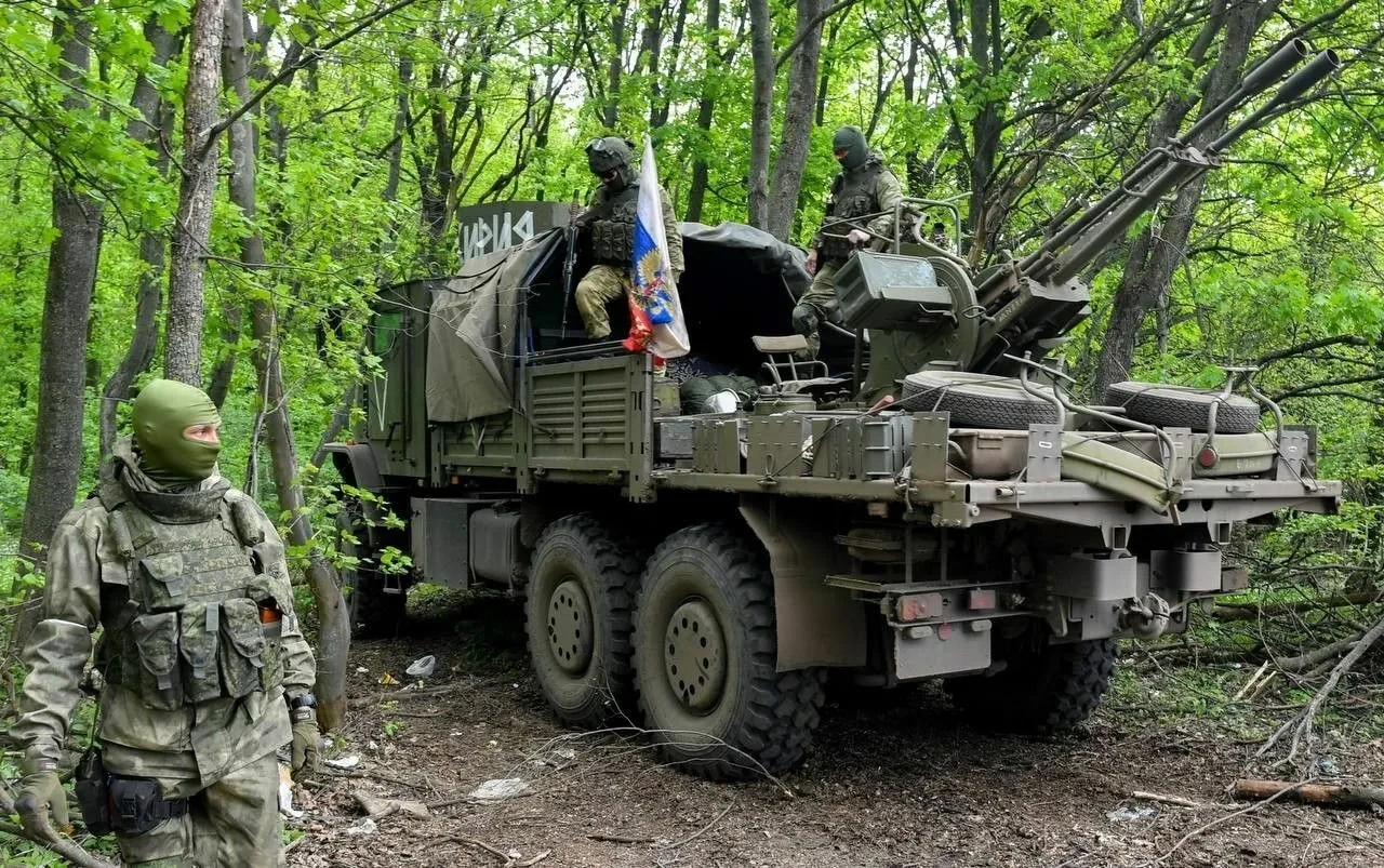 ⚡️  В течение прошедшей ночи дежурными средствами ПВО перехвачены и уничтожены 555 укра...