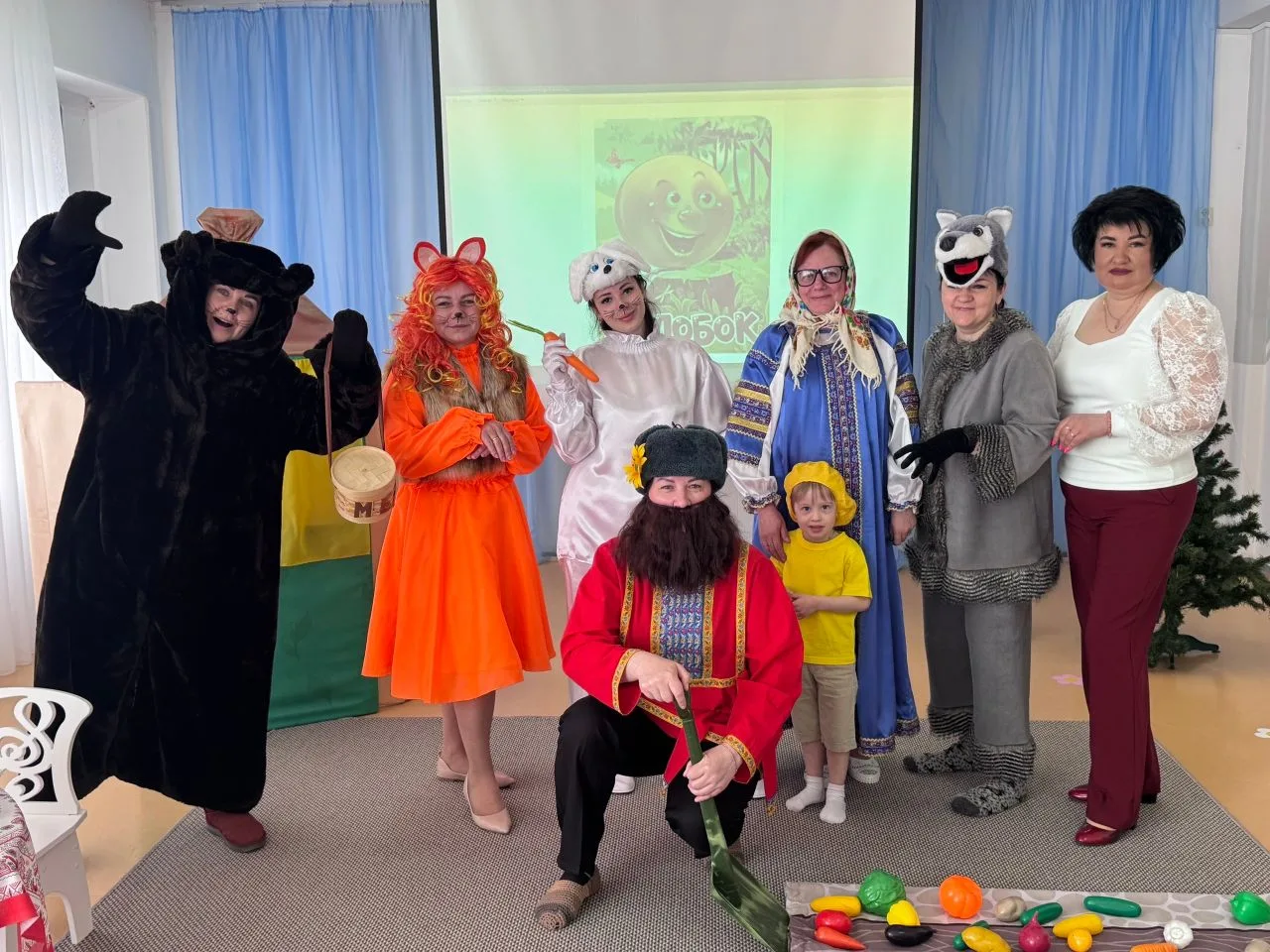 🎉 У нас был настоящий праздник — в детском саду показали спектакль «Колобок на новый лад»! 🎉

Наши