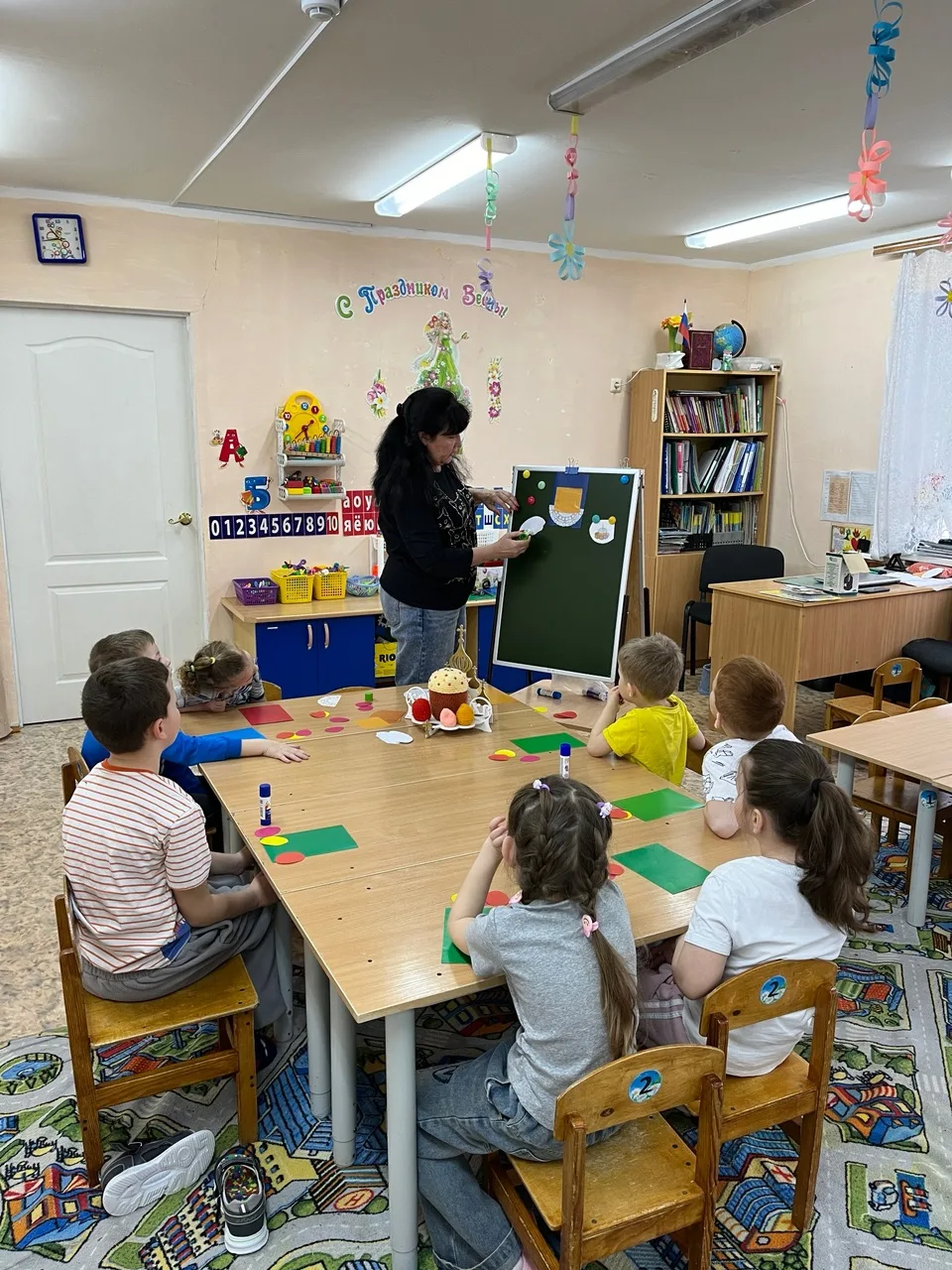 Праздник Пасхи один из самых главных христианских праздников на Руси. Не остался незаме...