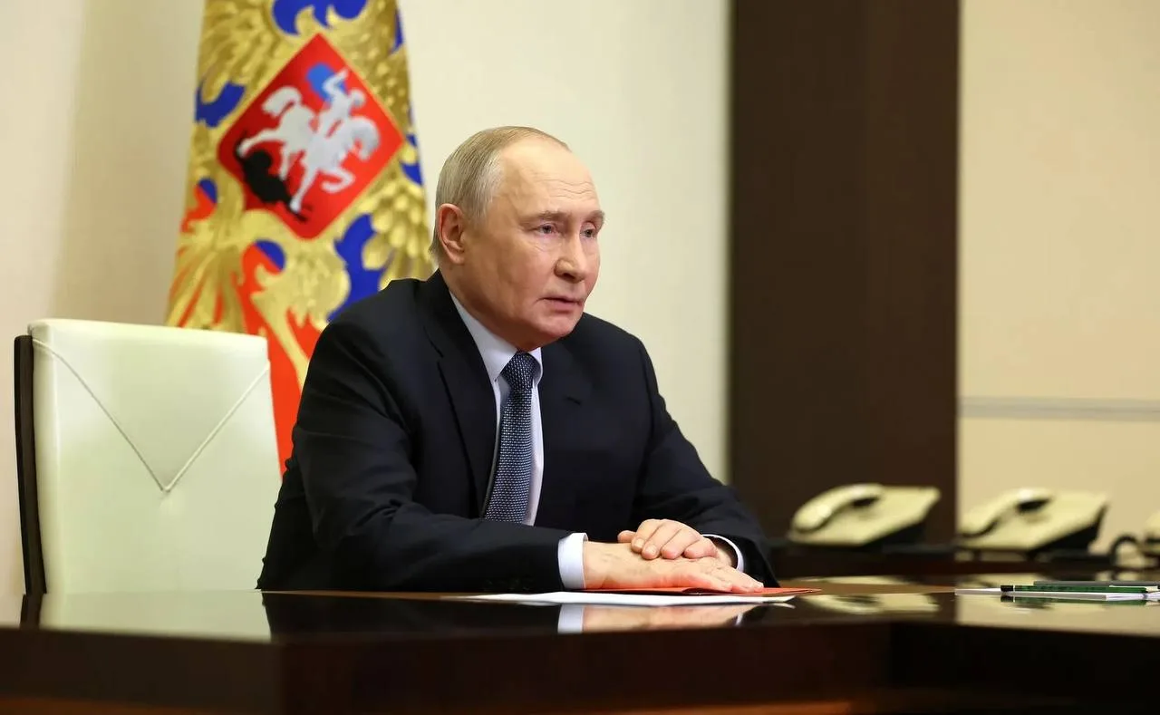 "Не все вопросы с топливом решены, но они решаются", – заявил Путин.