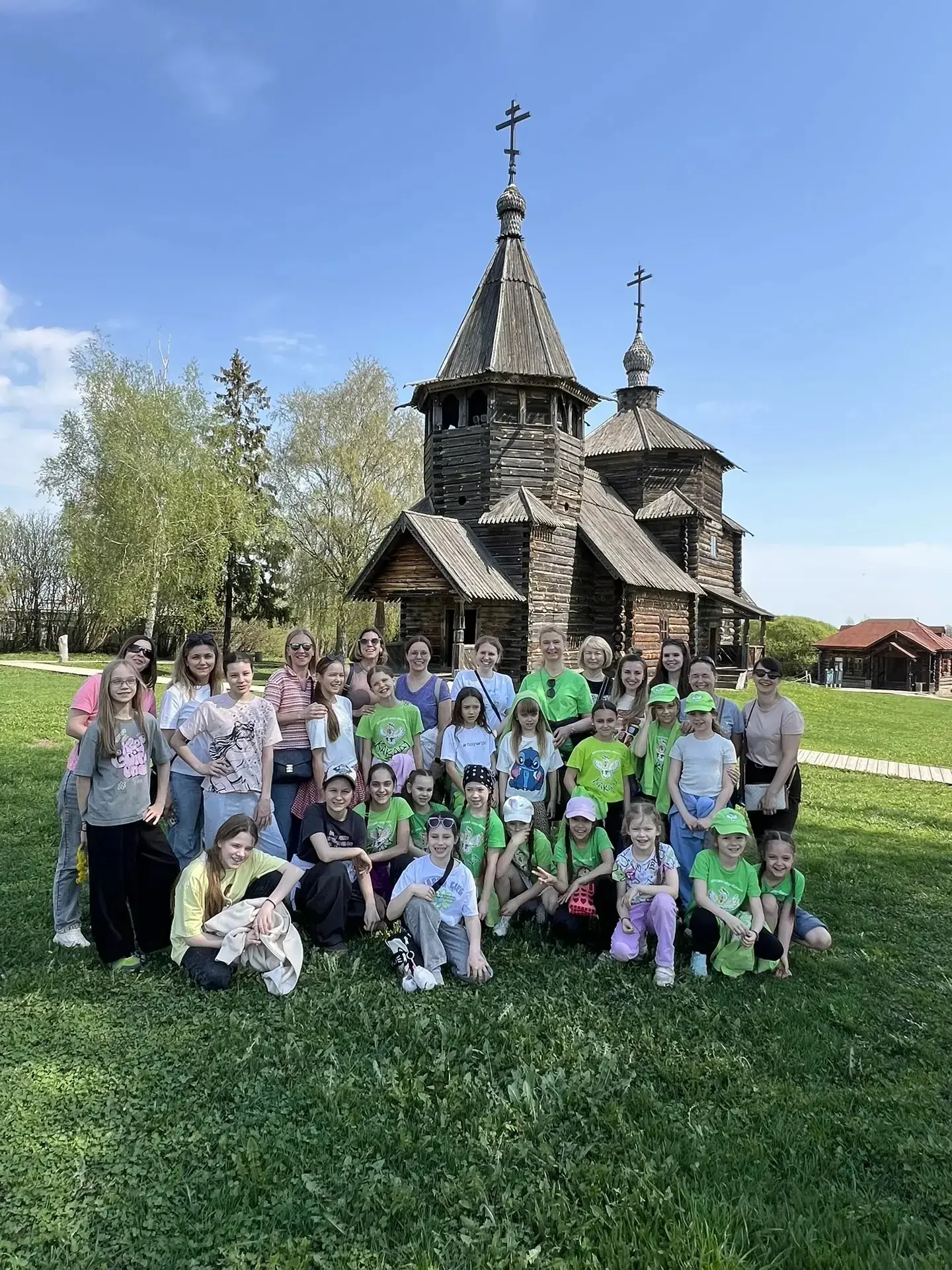Школа в лицах  В жемчужине Золотого кольца России, городе Суздале, с 5 по 7 мая состоялся Всероссийс
