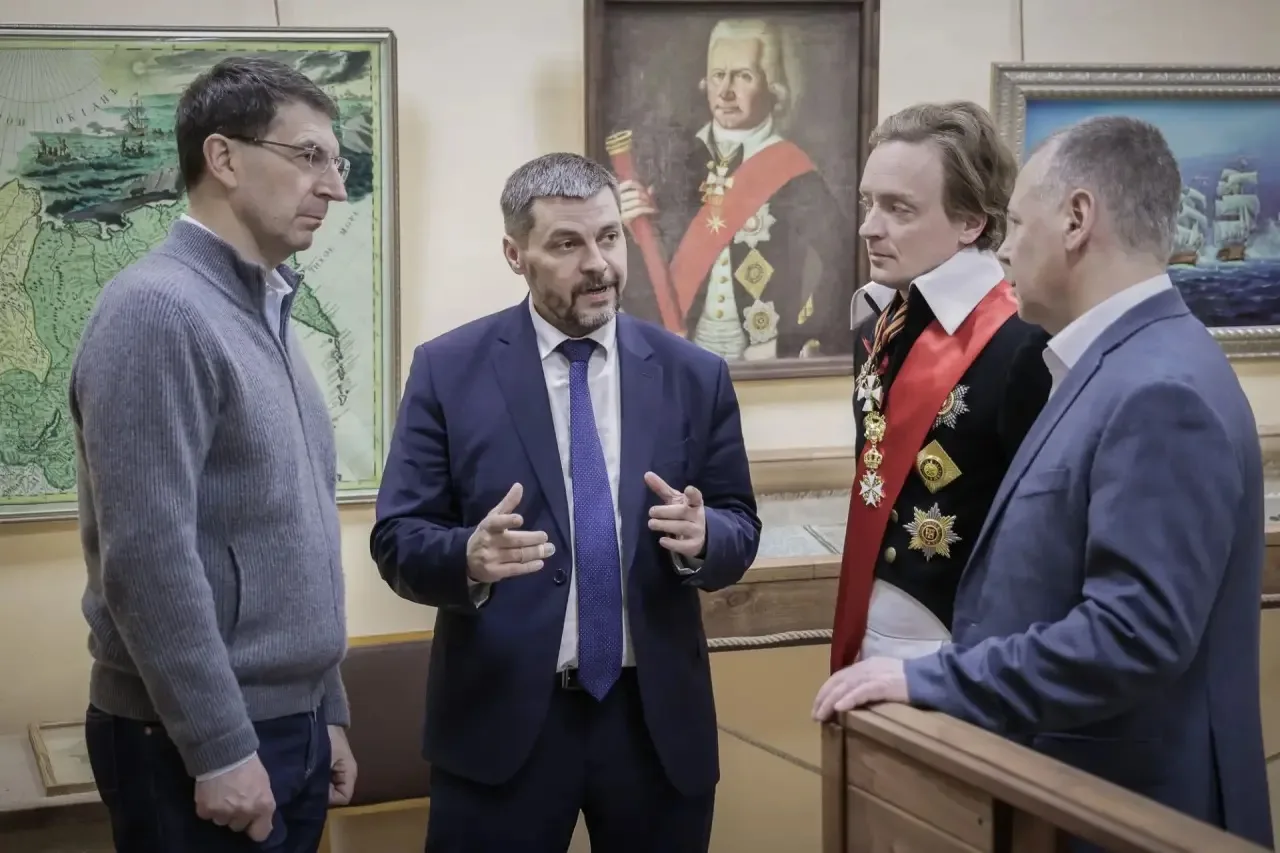 Показал Игорю Щеголеву, полпреду президента в ЦФО, рыбинский музей Федора Ушакова. Здес...
