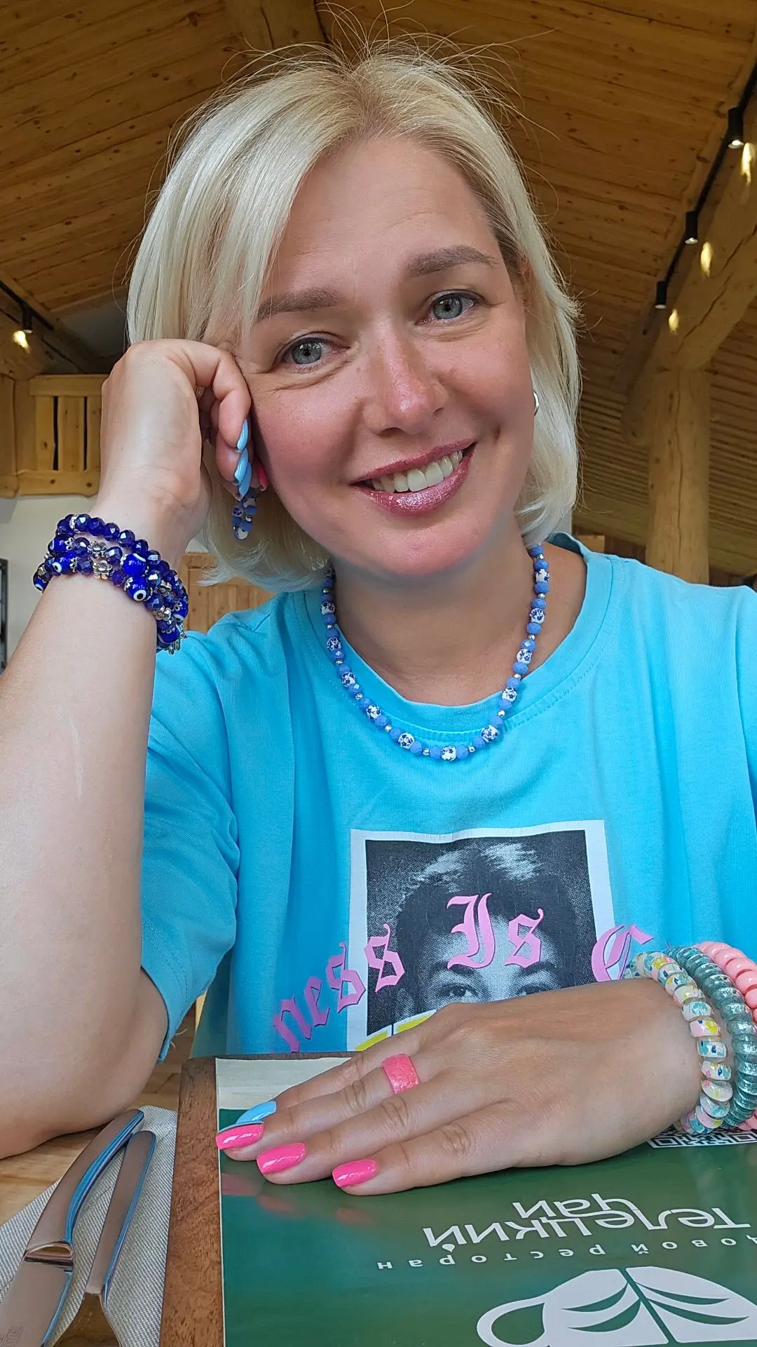 НАПОМНЮ О СЕБЕ

Кто я такая?
Здравствуйте!

Я, Антонова Алена Сергеевна,
кандидат медицинских наук,
