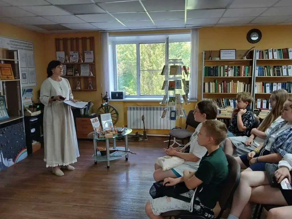 День девятый. 

Накануне Дня России ребята вспомнили символы государства российского🇷🇺

В поселков