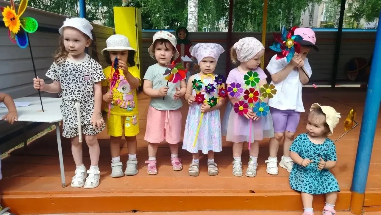 💨Сегодня, 15 июня, детские сады нашего округа отметили Всемирный день ветра!
 
🎏В этот день дети у