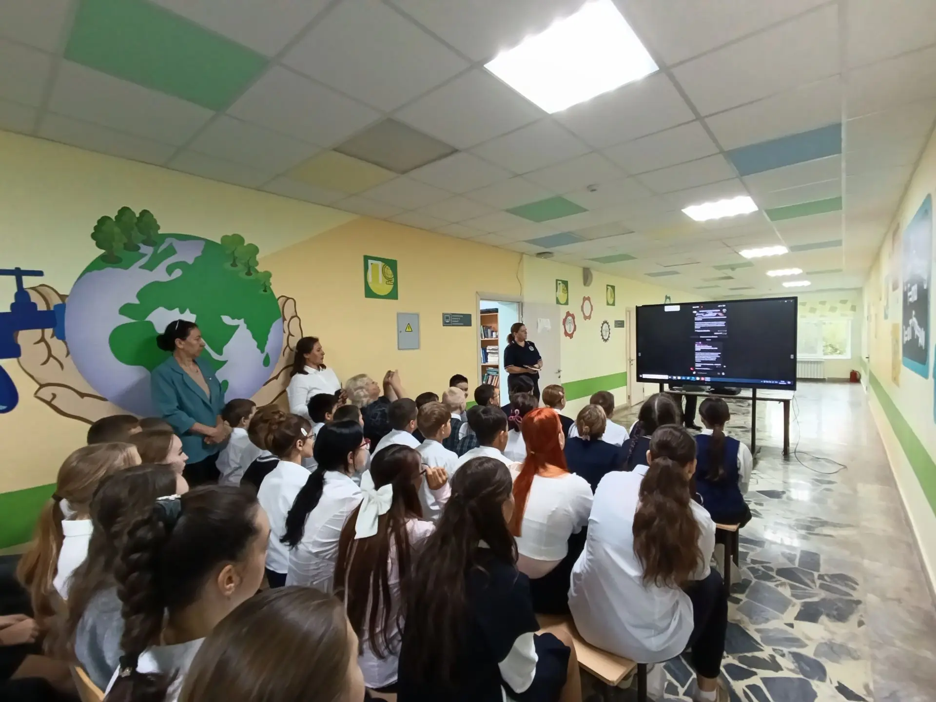 Сегодня  в нашей школе была проведена профилактическая беседа ко Дню    солидарности в ...