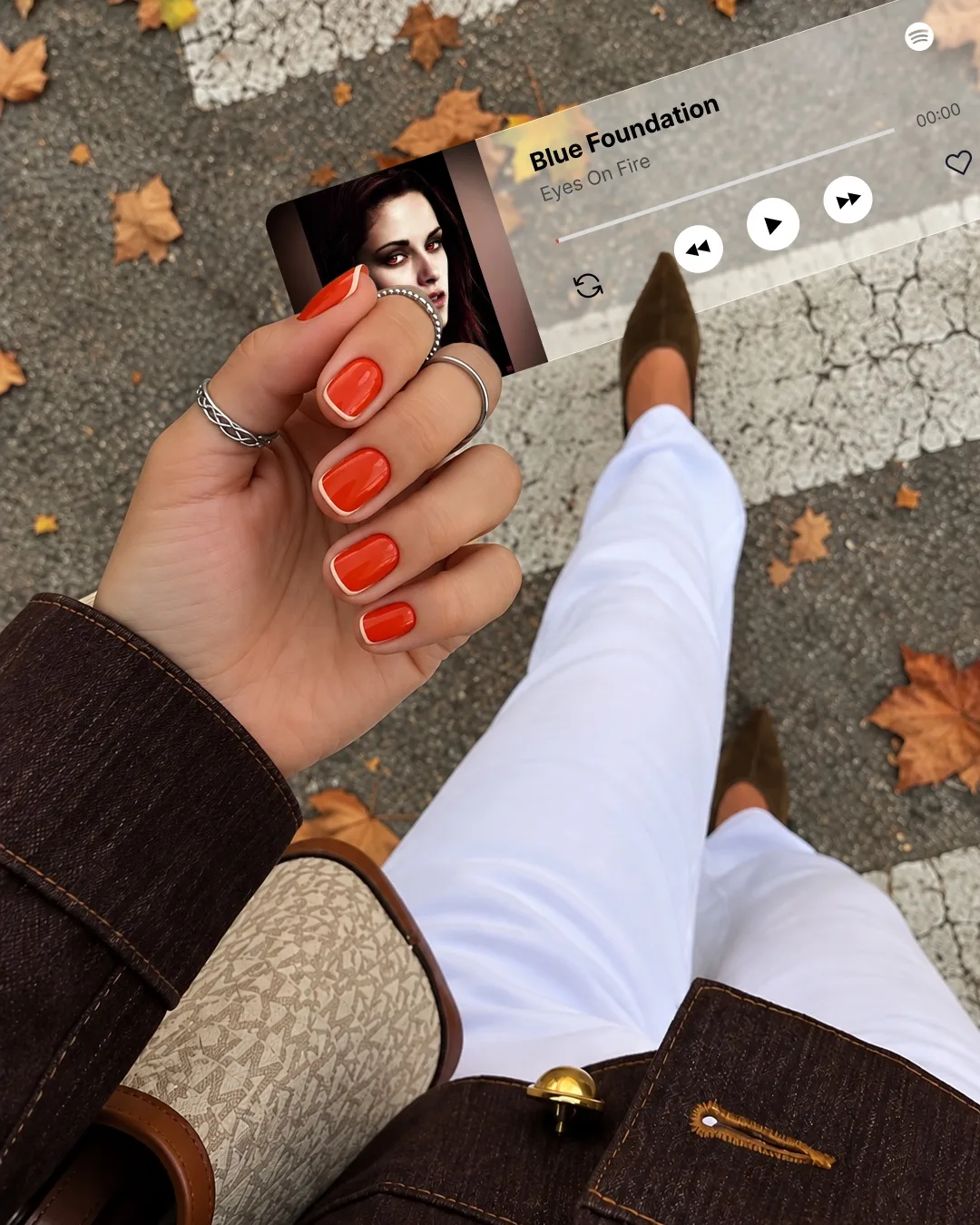 Что у вас сейчас на повторе: трек или оттенок? 🎧💅