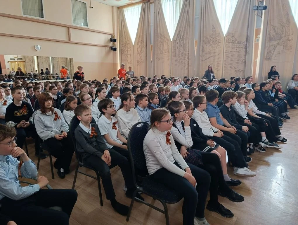 «Нельзя забывать о войне…» 7 мая  ученики 3-х классов показали учащимся 1-4 классов литературно-музы