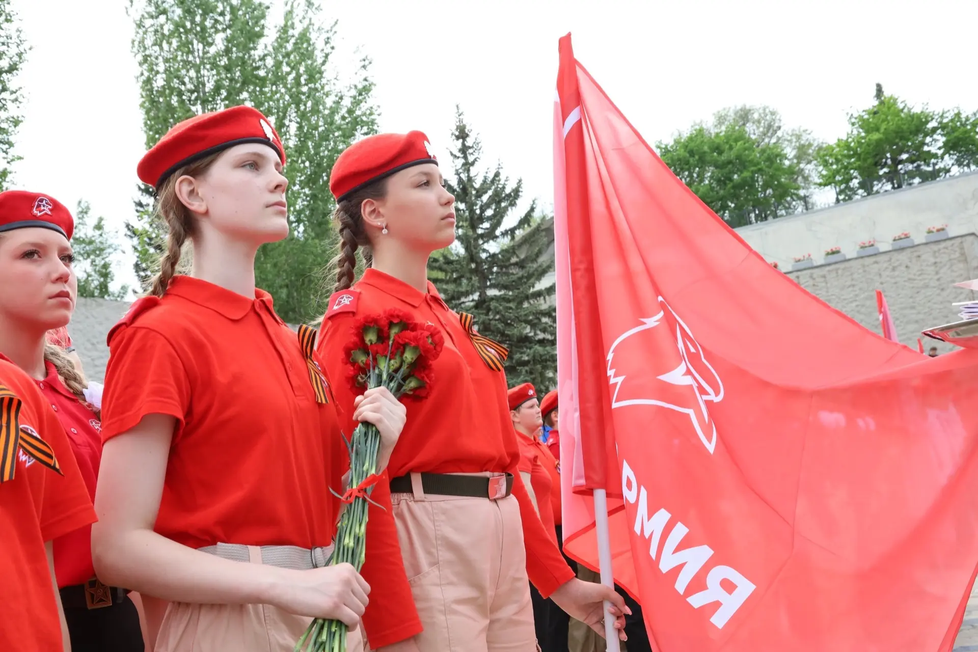 🇷🇺 Клятва на главной высоте страны!    Знаковое событие произошло в жизни нашего юнармейского отряда
