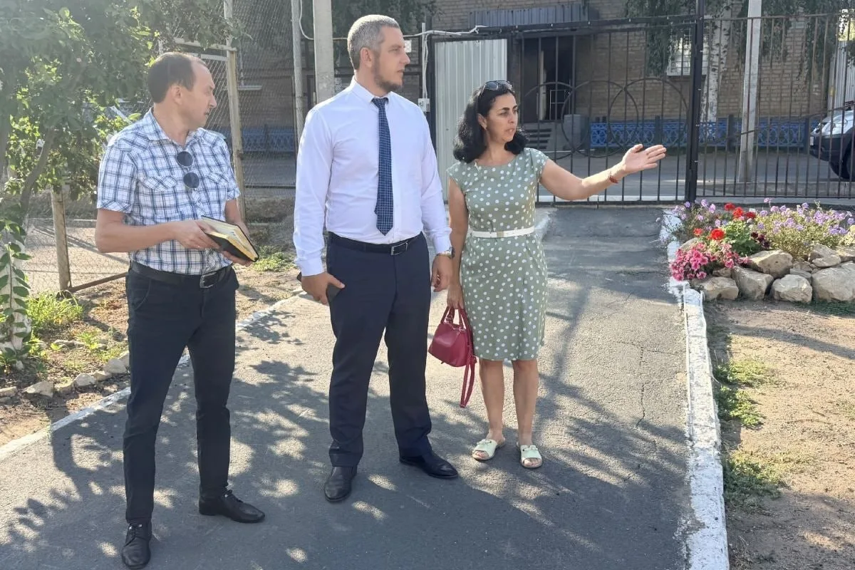 В школе № 46 Оренбурга завершается капитальный ремонт актового зала.