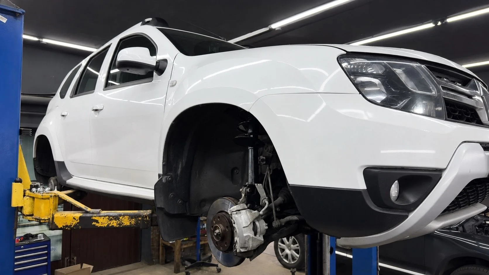 Renault Duster с пробегом 121 219 км заехал к нам на работы по ходовой части и тормозно...