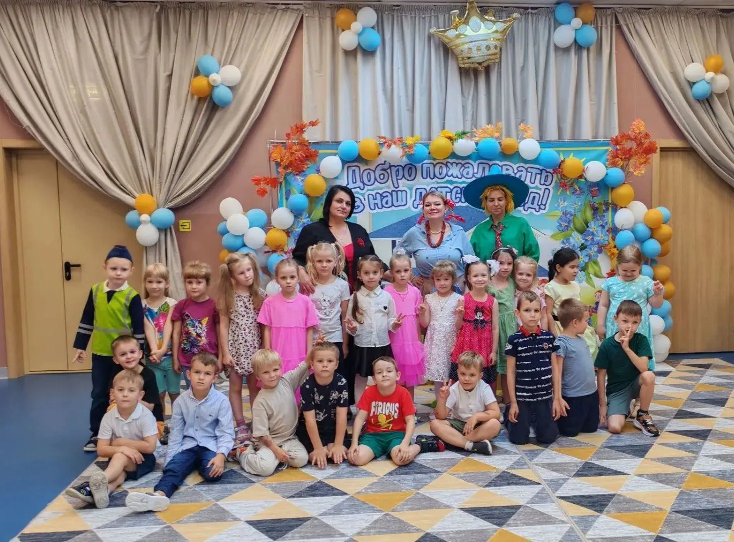 Вот и пролетело жаркое лето, а вместе с ним вернулись звонкие детские голоса на игровые...