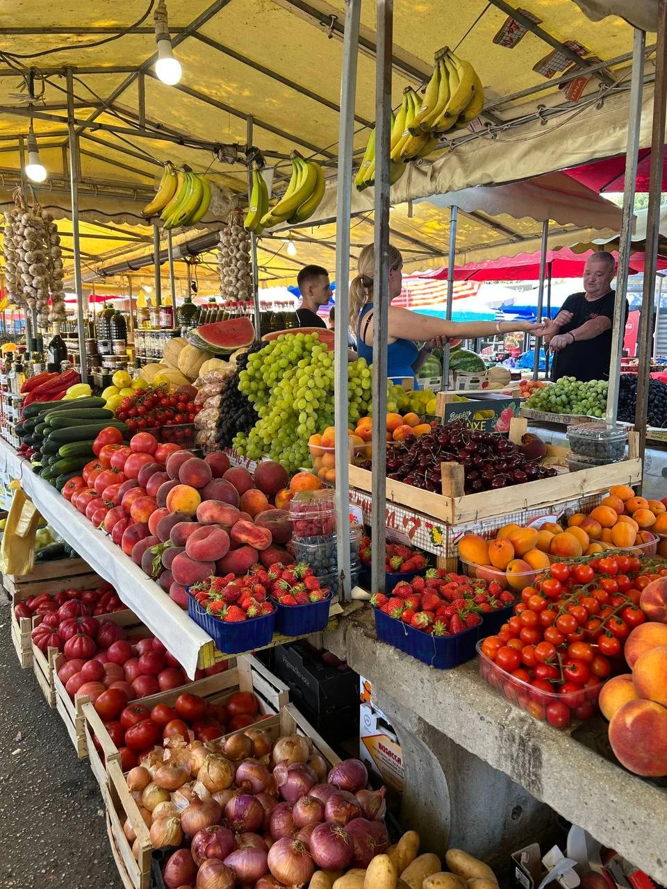 Куда идти за продуктами: рынки Петербурга