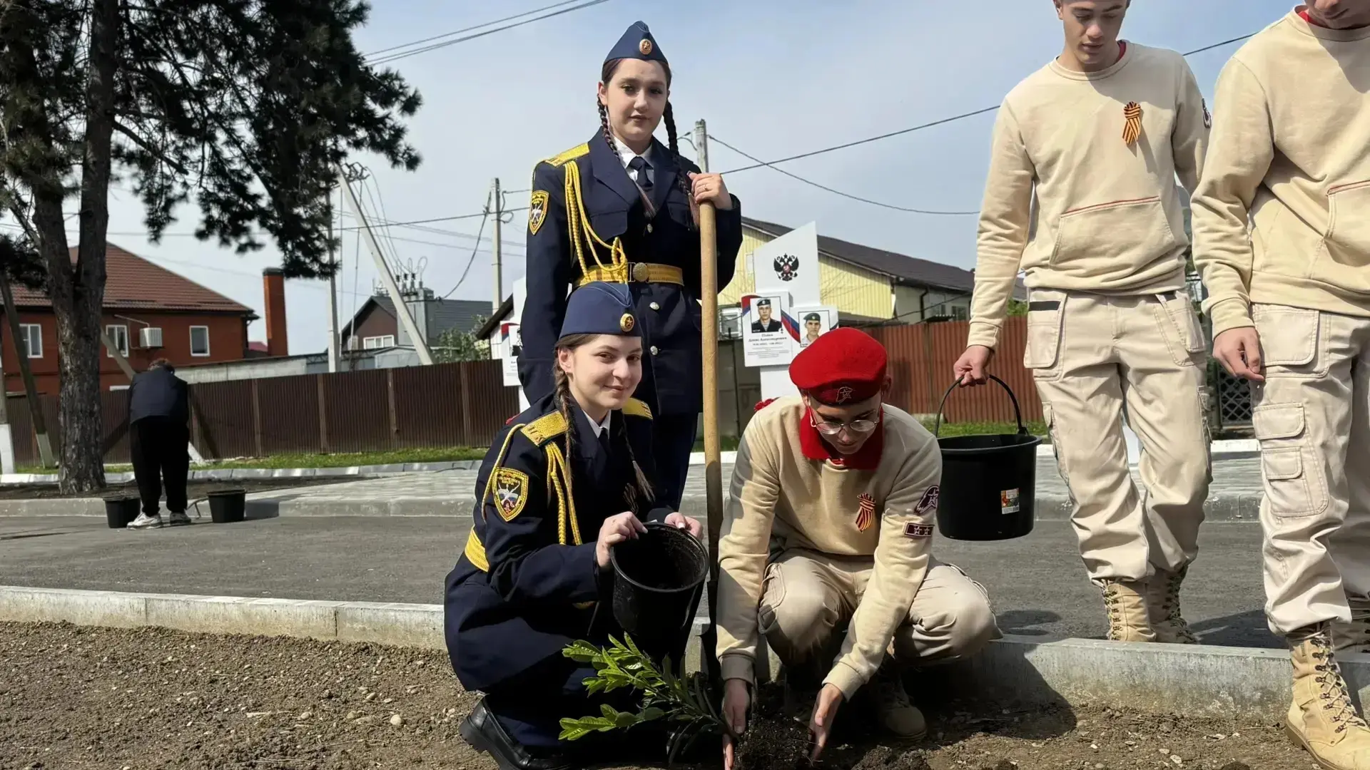 Связь поколений — в каждом саженце!🌱  Студенты и педагоги ГБПОУ КК «Брюховецкий аграрный колледж»  п