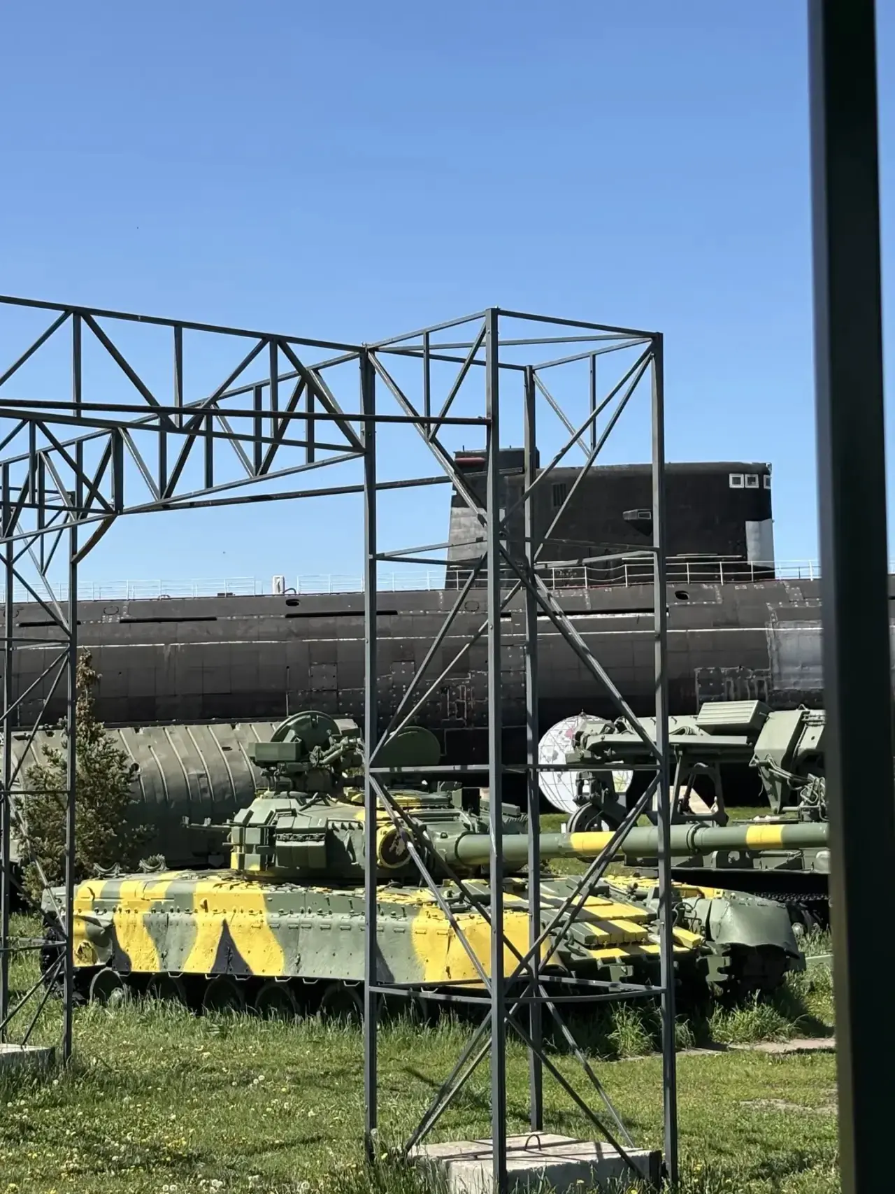 📅 18 мая учащиеся 8 «А» и 8 «Г» классов посетили Парковый комплекс истории техники имени К.Г. Сахаро