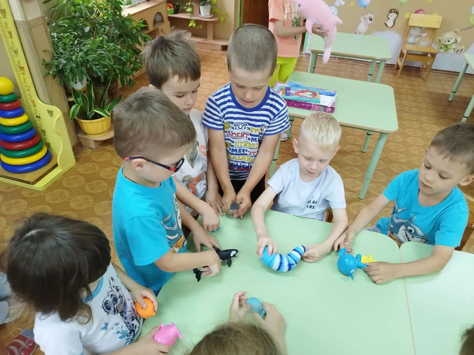 23 июля отмечается Всемирный день китов и дельфинов 🐬  🐳.

Воспитанники группы №10 провели тематич