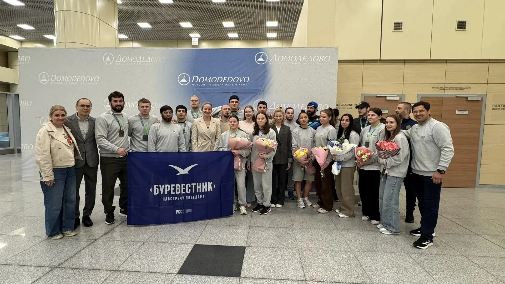 🎉 Поздравляем студенческую сборную России по спортивной борьбе с триумфальным выступлением на чемпи