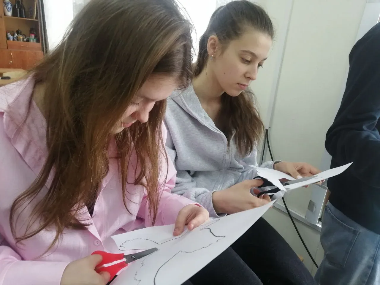 🎗️ Окна Победы: наша память — в каждой детали 🕊️  С 20 апреля наша школа присоединилась к Всероссийс