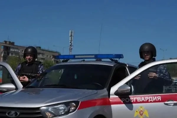 🚨Росгвардейцы задержали дебошира в больнице Бугуруслана  #Про_Происшествия  Бойцы Росгвардии выезжал
