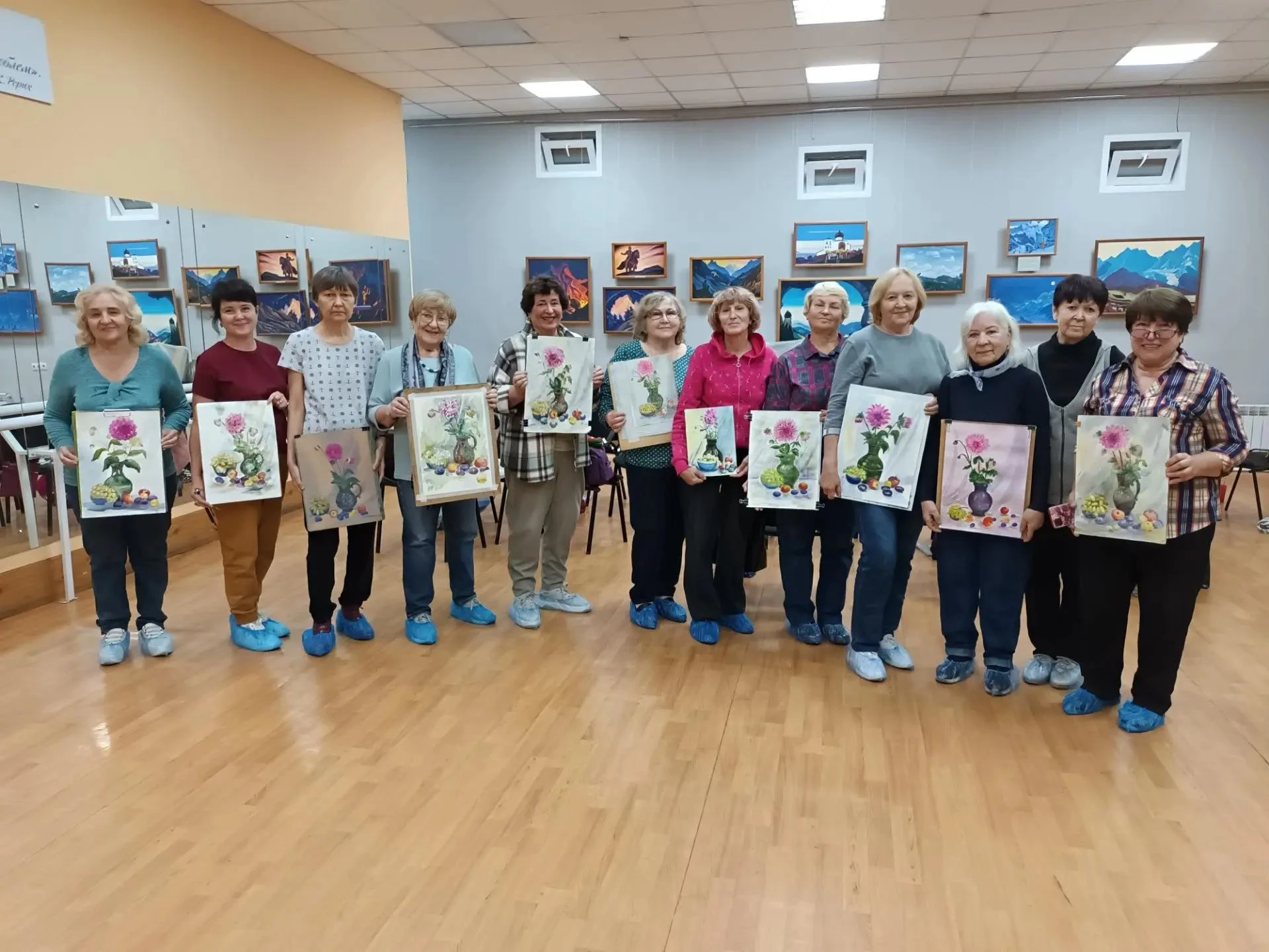 В МАУ "Культурный центр" (пр. Ленина, 164) состоялся мастер-класс "Натюрморт" вместе с ...