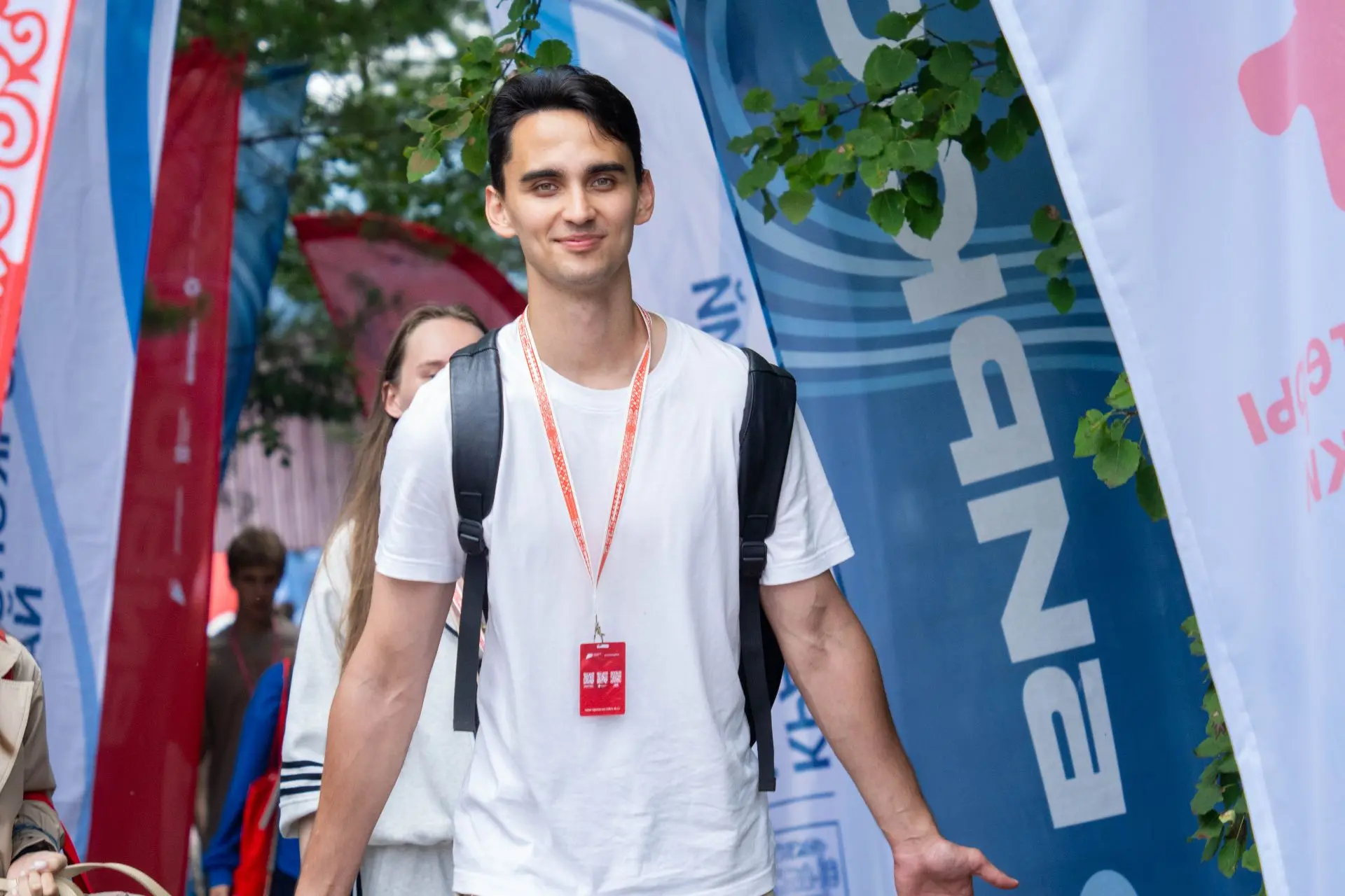 Пульс нашей поляны заметно участился!

Встретили первые теплоходы с теми, кто точно знает, как прави
