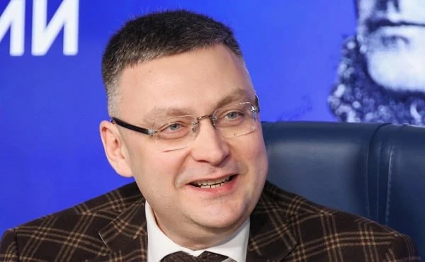 Заместителя гендиректора общества «Знание» и бывшего директора центра знаний «Машук» Ан...