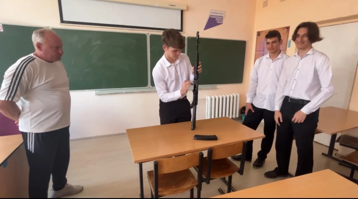 🤝Акция «Спасибо, что мы вместе» в школе