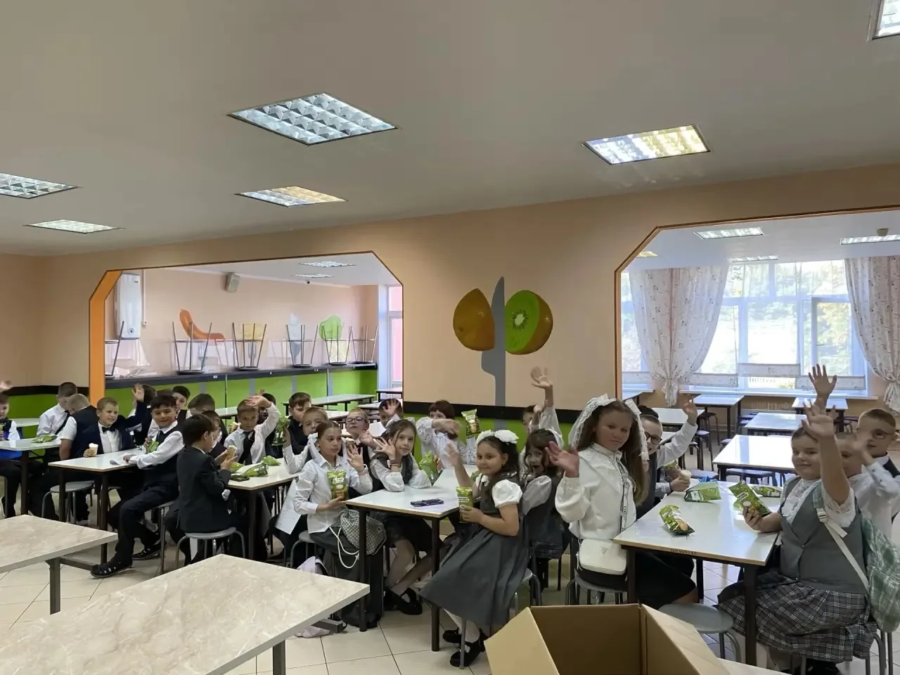 🍂📚День знаний! Сегодня наша школа встретила своих учеников праздничной линейкой. Этот...