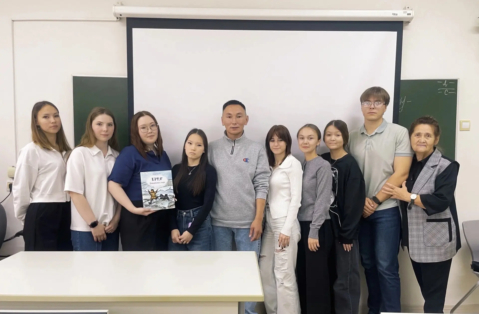 Сегодня в Ямальском многопрофильном колледже наш ругинец Макар Окотэтто провел встречу ...