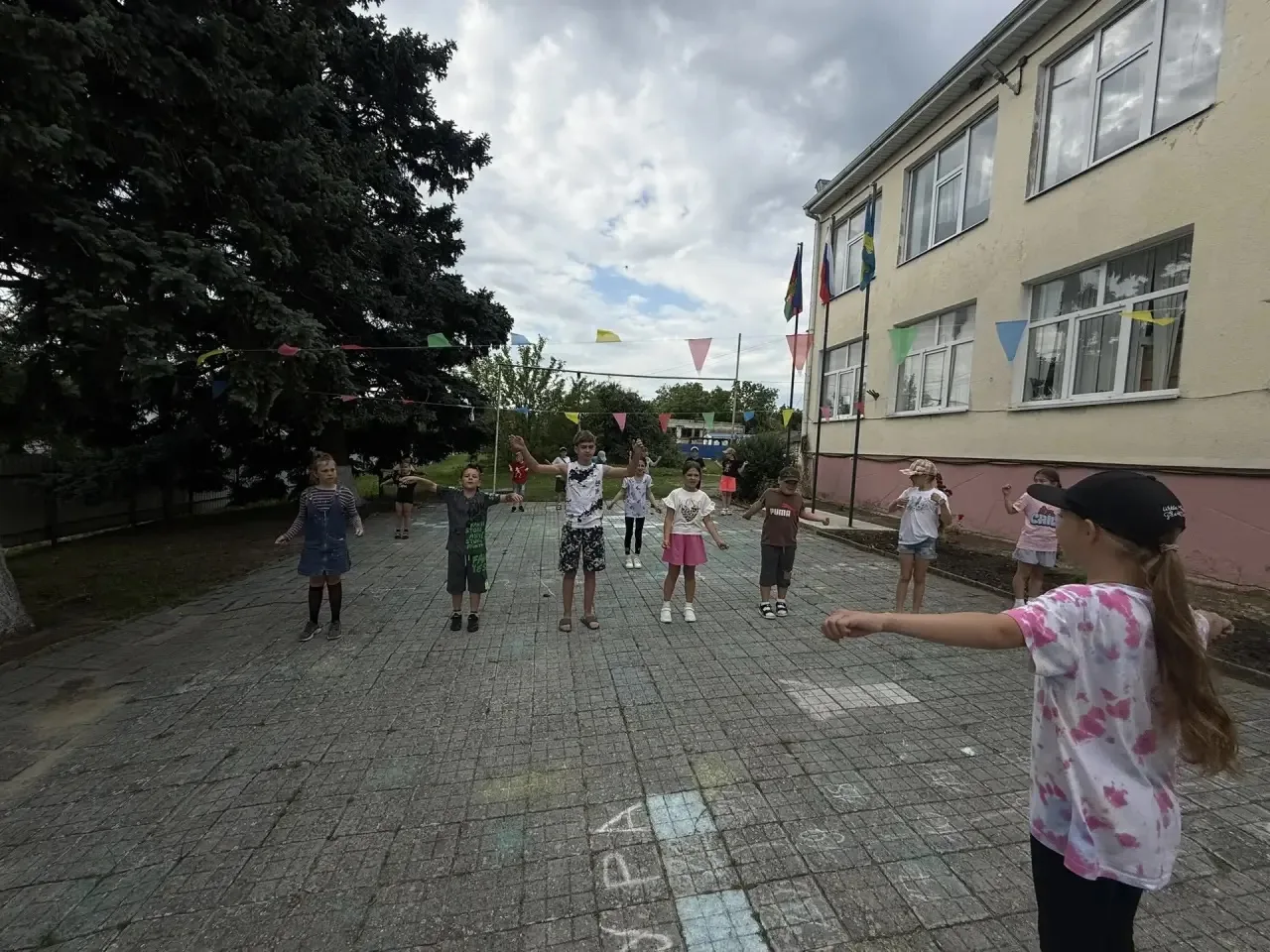 🌞 Яркий и насыщенный день в ЛДП «Островок детства»! 🌞

Сегодняшний день в нашем лагере получился п