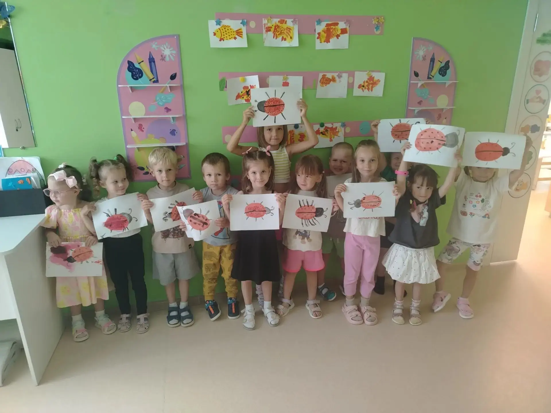 🎉 Добрый день, дорогие родители! 🎉

Сегодня в группе 5 был по-настоящему увлекательный день — мы з