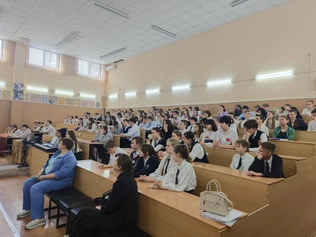 📖 «Глагольная гвардия» — в числе лучших знатоков русского языка 🏆  Команда лицея №14 «Глагольная гва