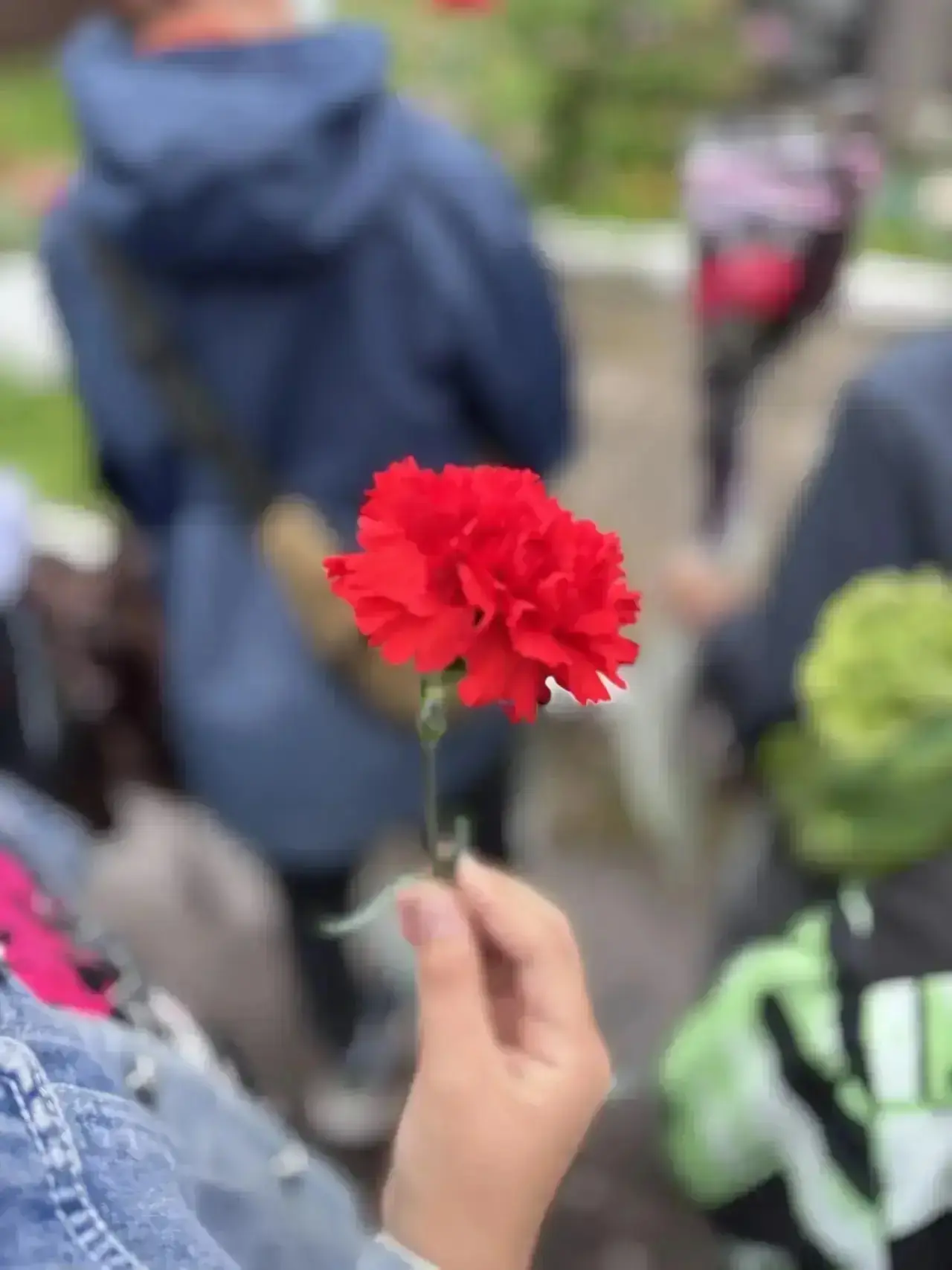 Вчера, в последний день пришкольного лагеря, в «День памяти и скорби», наши ученики вме...