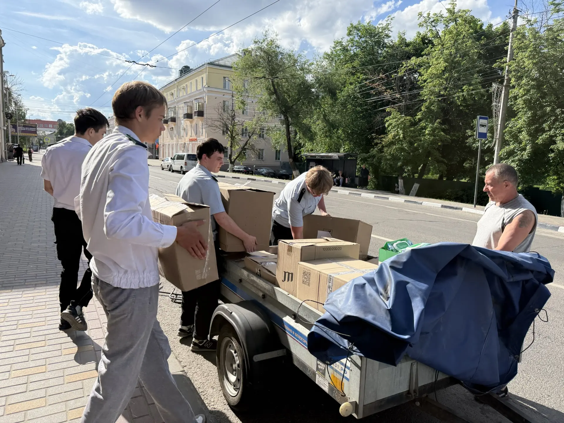 В рамках патриотического воспитания, поддержки Отечества в непростое время и помощи военнослужащим, 